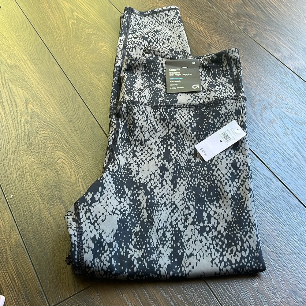 Brand new gap leggings size medium
